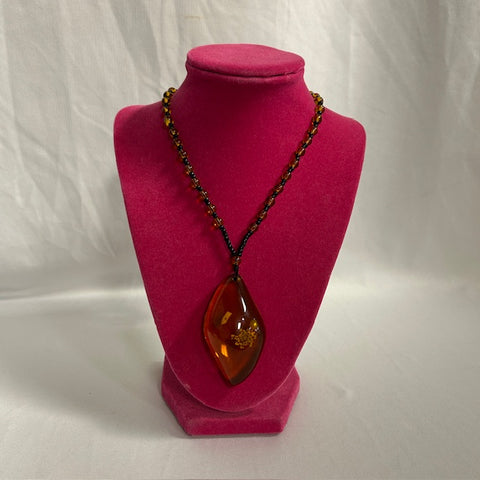 VTG Faux Amber Pendant Necklace