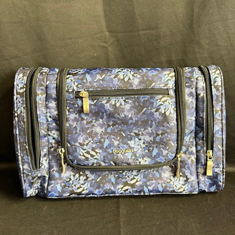 NWT Baggallini Toiletry Bag