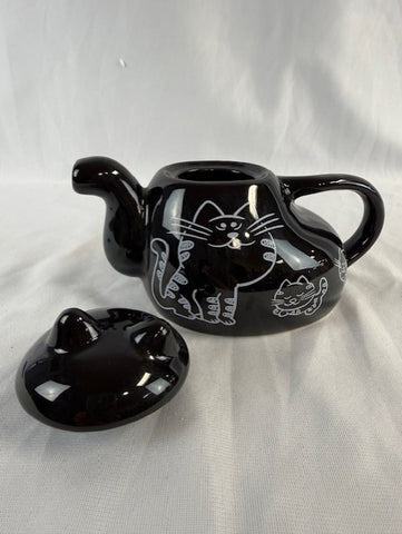 First House Black Cat Teapot