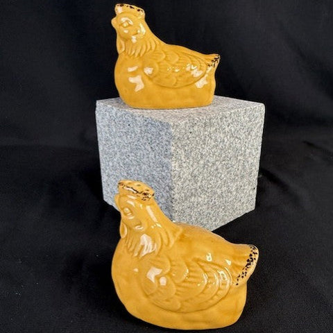 VTG. Hen Ceramic Salt & Pepper Shakers