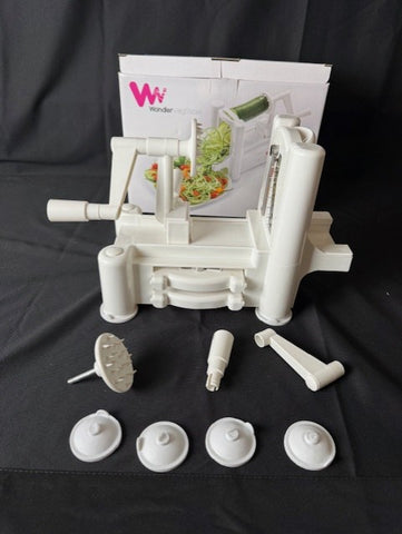 NIB Wonder Veggie Slicer