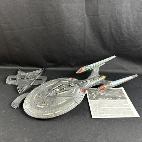 Star Trek 1997 USS Enterprise 1701-E Complete Model