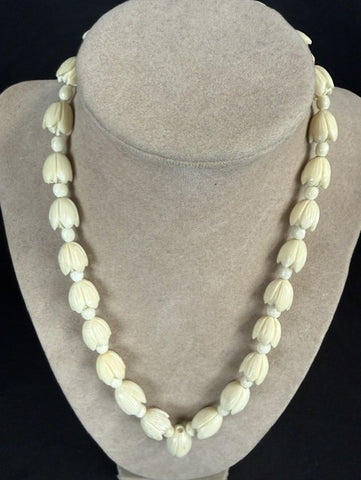 VTG Carred Bone Pikake Flower Necklace