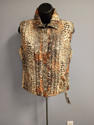 NWT Women's UbU Travel Vest. Size SM