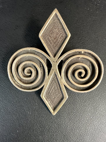VTG Ola Gorie Scottish Skara Brae Brooch