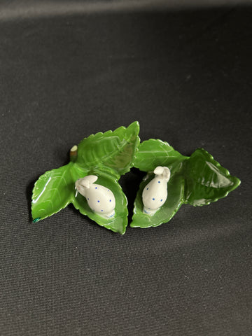 2 Herend Porcelain Rabbit/Bunnon Leaf Place Card Holders A98